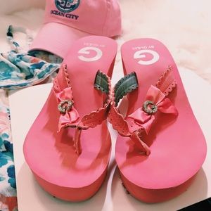 Women’s Guess flip flops